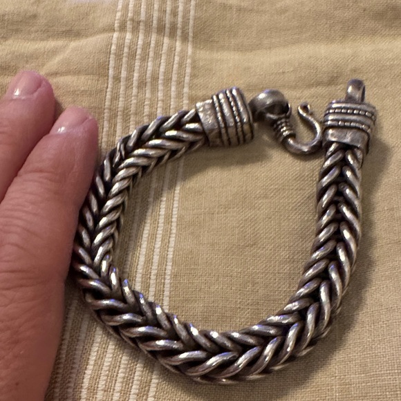 Elegant Silver Women's Bracelet - Picture 2 of 12